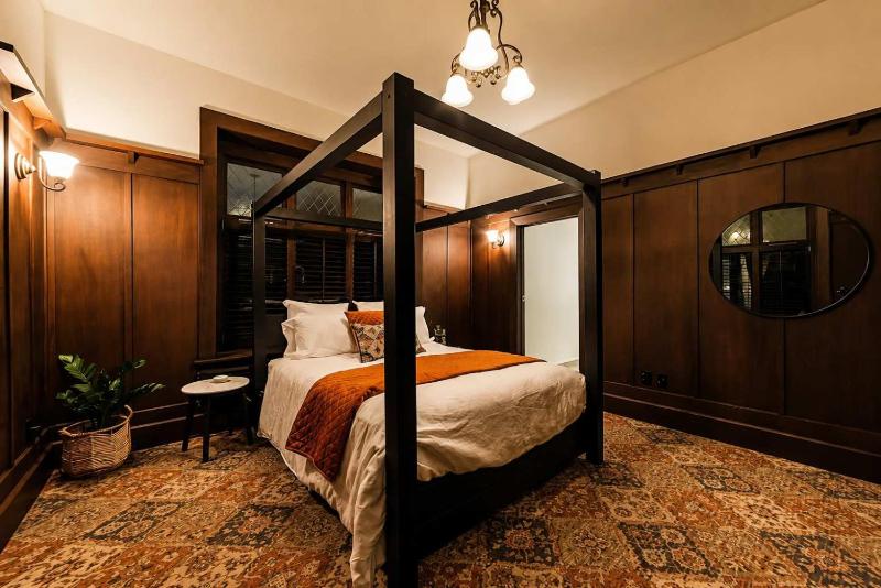 Bel Air Mansion - Sleeps 12 Villa - image 26