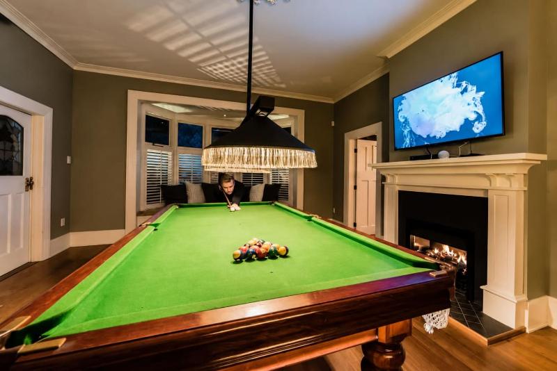 Bel Air Mansion - Sleeps 12 Villa - image 30