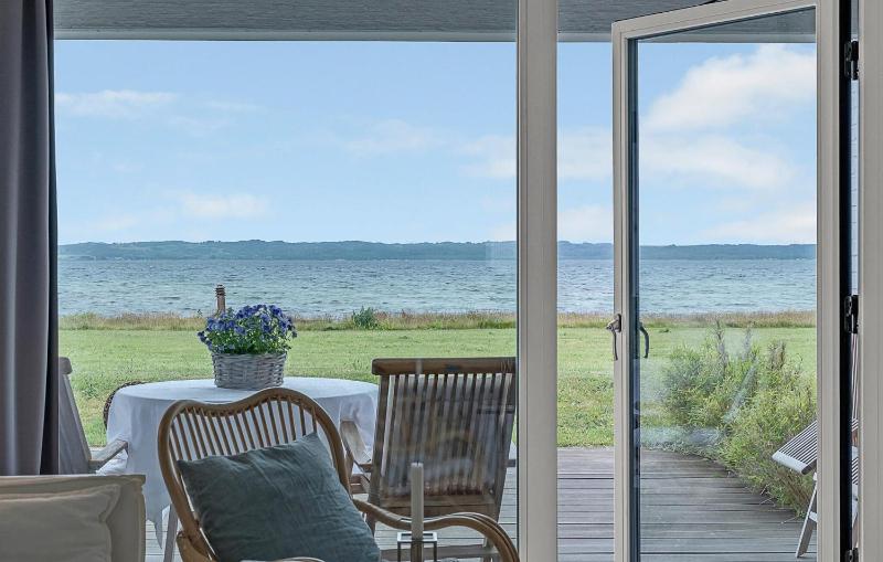 Amazing Home In Ebeltoft With House Sea View - image 1