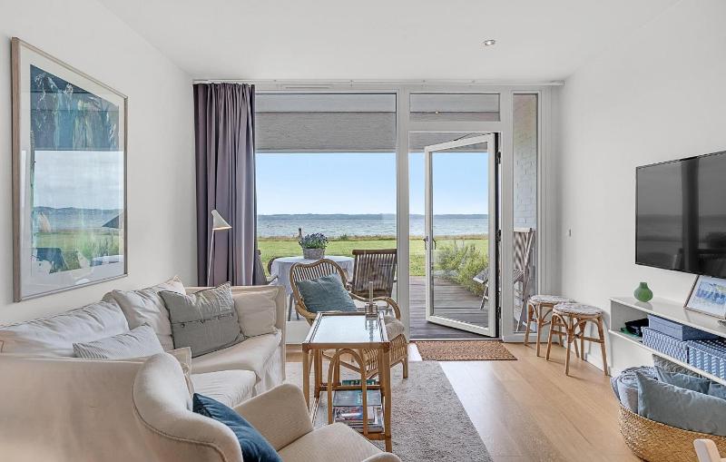 Amazing Home In Ebeltoft With House Sea View - image 26