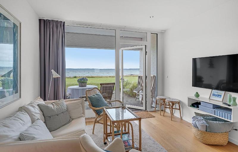 Amazing Home In Ebeltoft With House Sea View - image 22