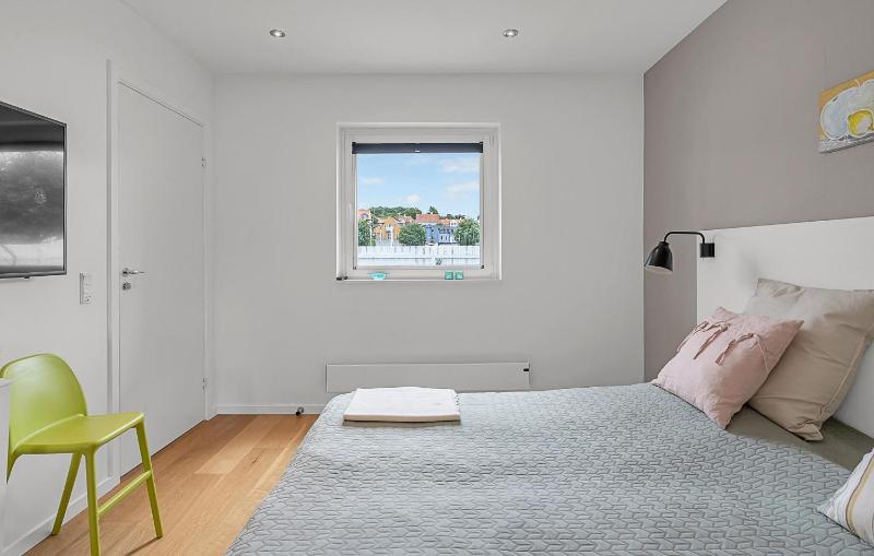 Amazing Home In Ebeltoft With House Sea View - image 10
