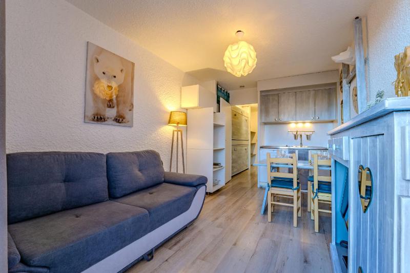 Slopeside Apt w Balcony & Views - image 6