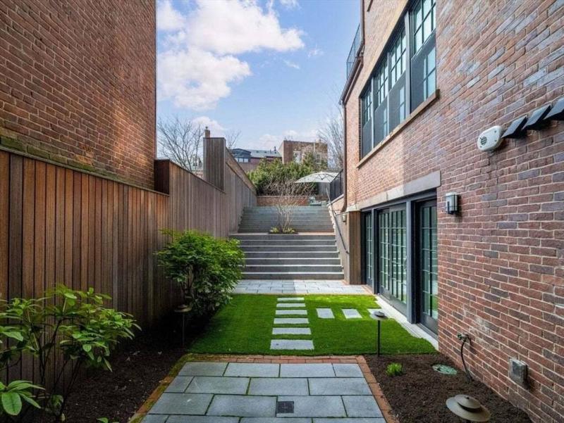 Apartment Exceptionally Private Garden - image 14
