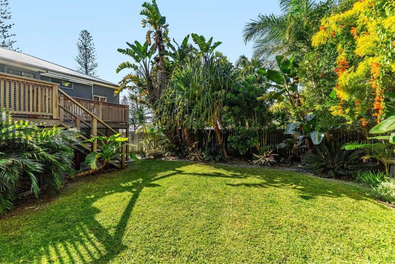 THE Elks - Pet Friendly Home in Town - Holiday Yamba - image 18