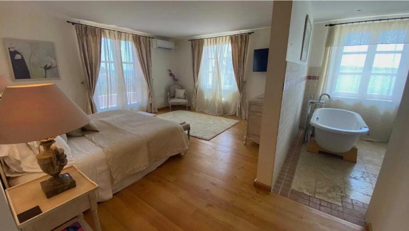 Villa des Pins - image 14
