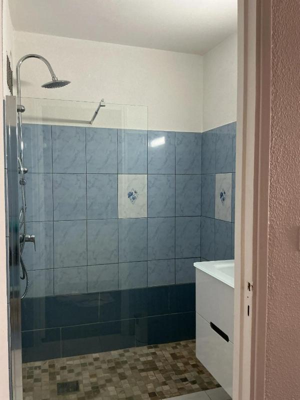 Studio charmant Sainte-Luce 25 m² vue mer - image 3