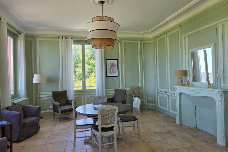 La Petite Tour de lEstuaire Panoramic Sea View & Private Terrace - image 3