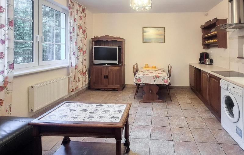 Nice Home In Pobierowo With Wifi - image 12