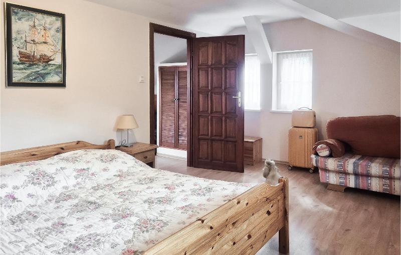 Nice Home In Pobierowo With Wifi - image 19