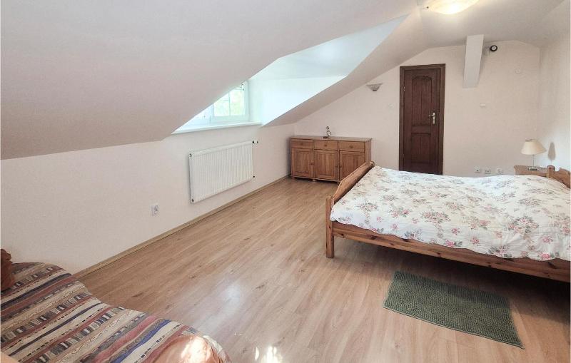 Nice Home In Pobierowo With Wifi - image 11