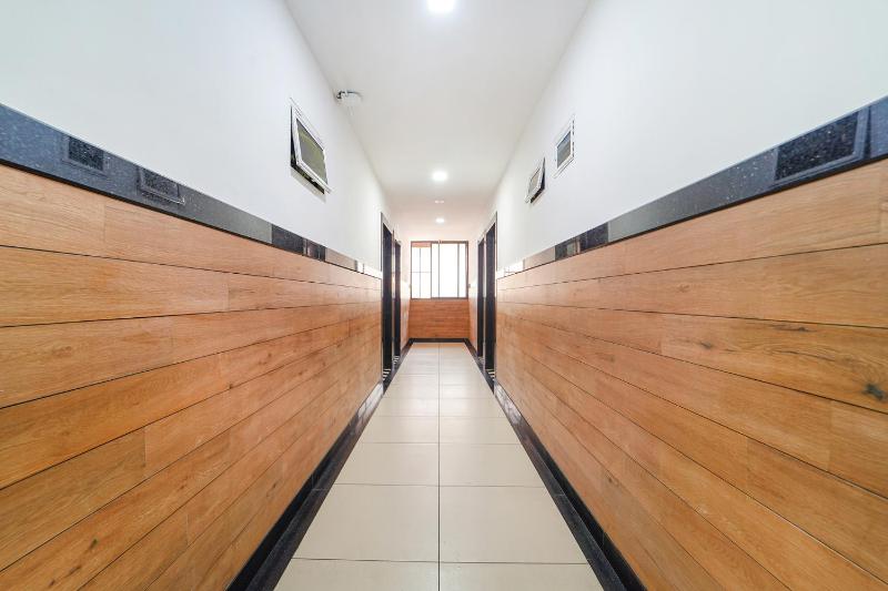 Hotel Stratford Kochi - image 9
