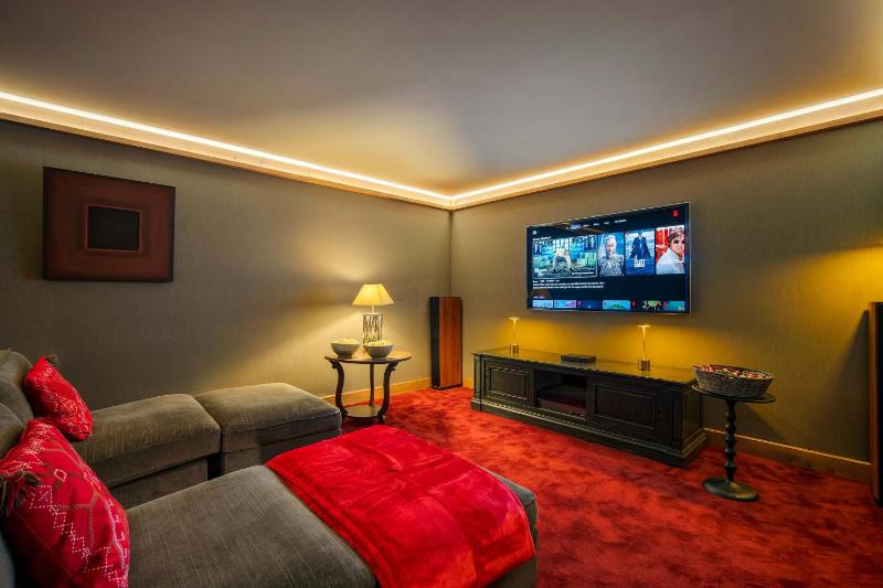 Luxury Chalet Sauna Cinema Mont Blanc Views in Megeve - image 6