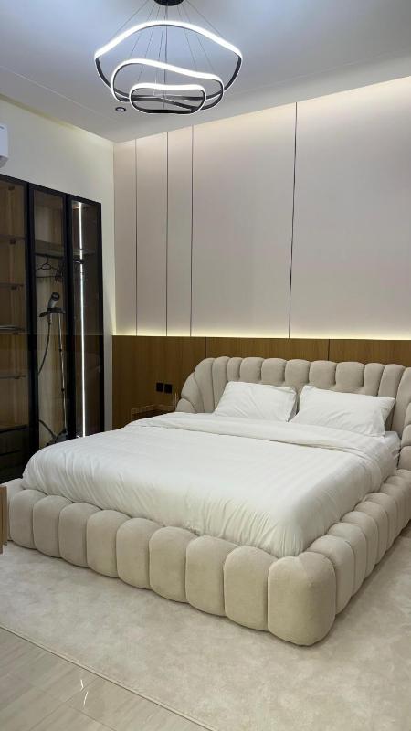Calm Two Bedroom Suite - image 16