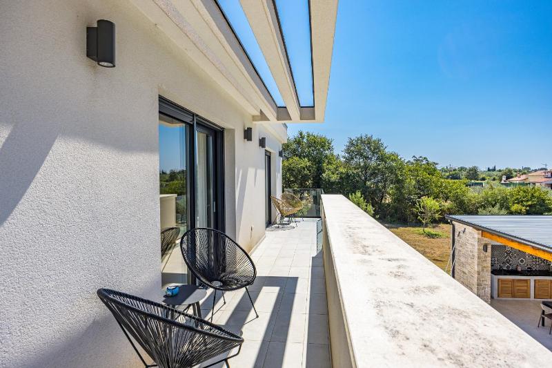 Villa Serena in Central Istria for 8 people with private heated pool - image 24