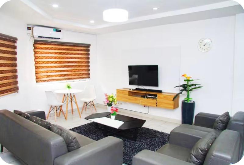 Elegant 2-BR In Ologolo Lekki PEA - image 1