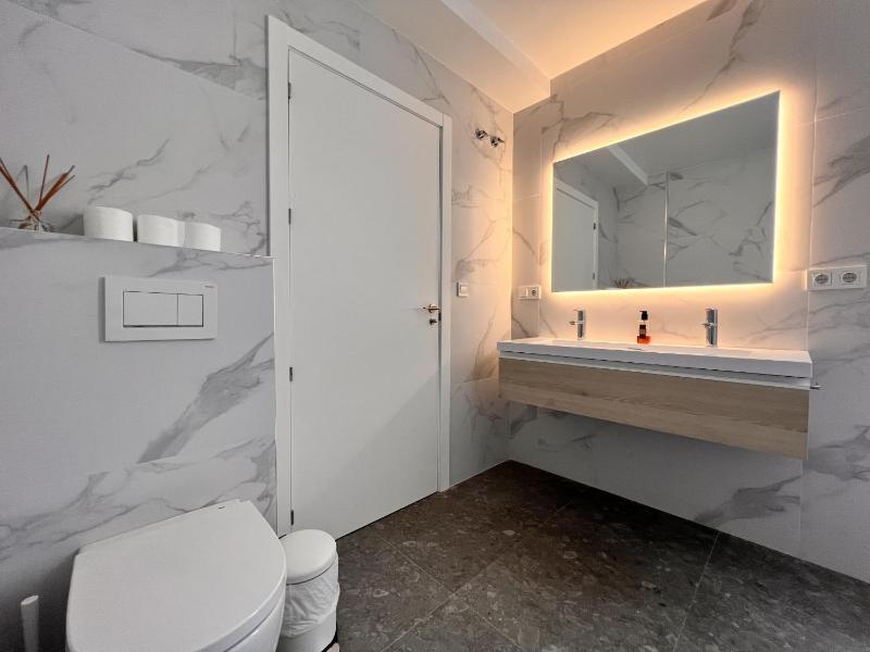 Premium Penthouse Seasonal Rental - image 40