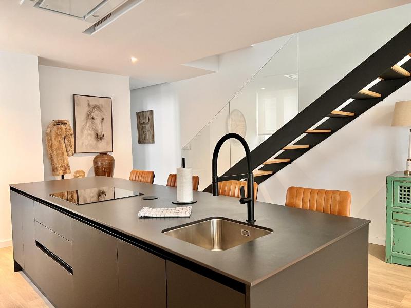 Premium Penthouse Seasonal Rental - image 32