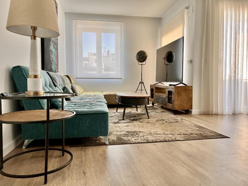 Premium Penthouse Seasonal Rental - image 26