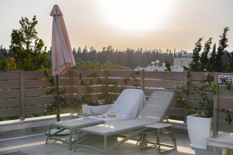 Silver Apartment - Central - image 7