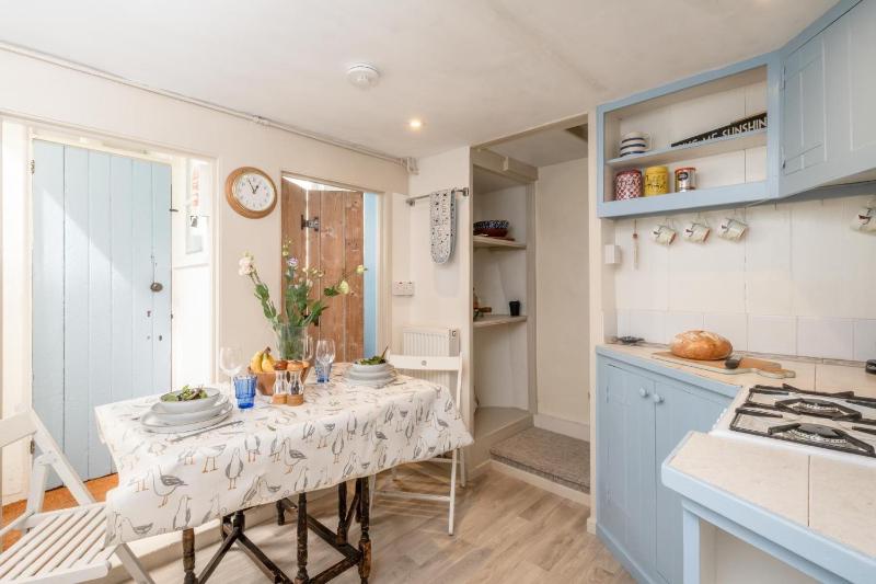 Ginnys Cottage by Aldeburgh Coastal Cottages - image 9