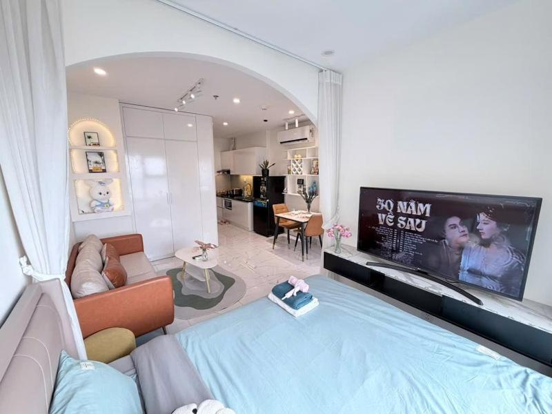 1 Br near Vincom Mega Mall- Vinhomes Grand Park - image 4