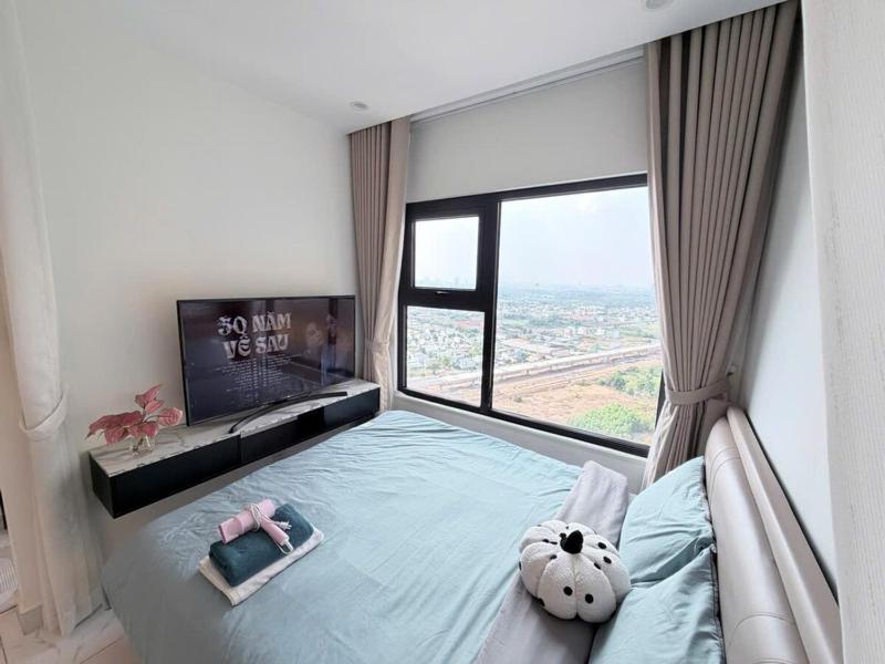 1 Br near Vincom Mega Mall- Vinhomes Grand Park - image 5