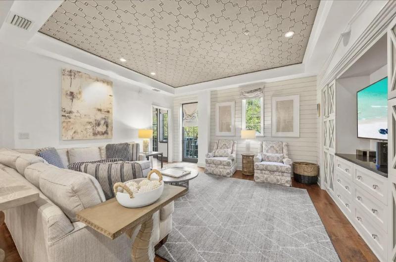 Refined 3BR Beach Retreat - image 1