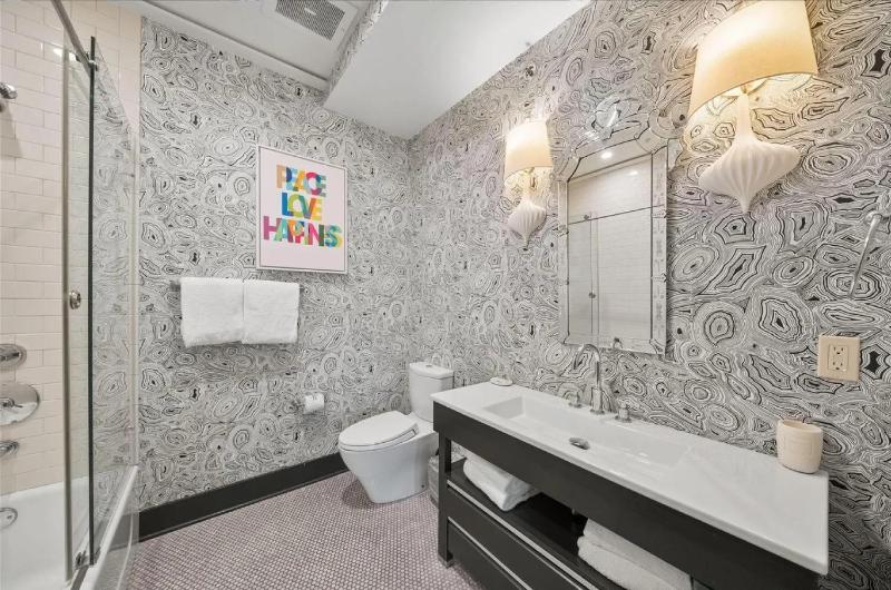 Refined 3BR Beach Retreat - image 9