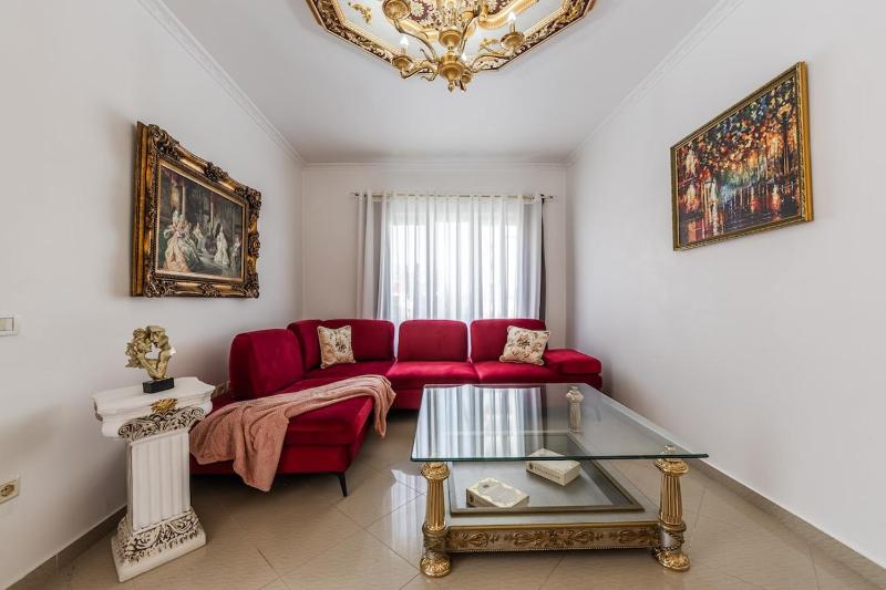 Historic Quarter Stay 1BR Apartment by PikHost - image 1