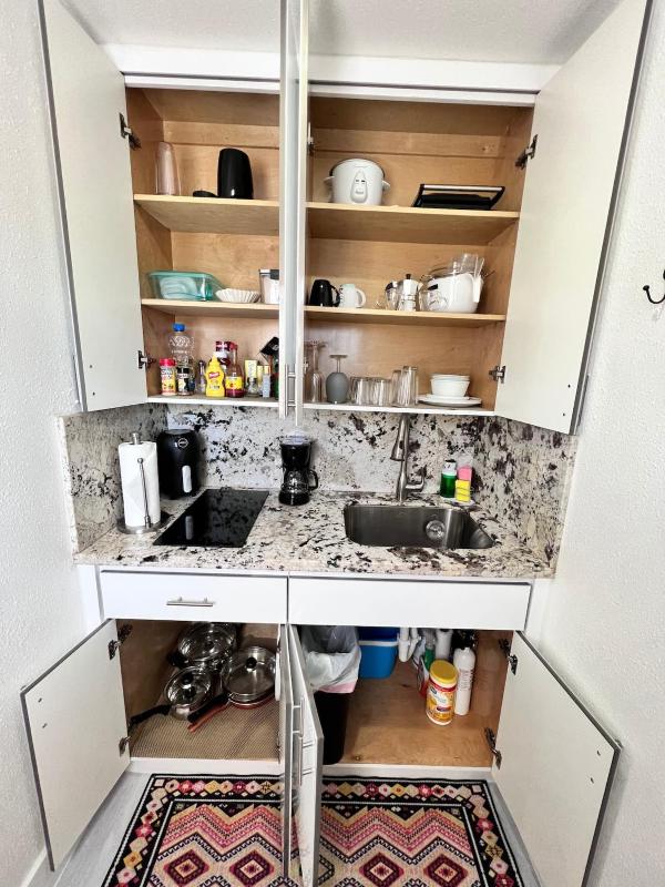 Stylish Studio Apartment by Miami Airport - image 13