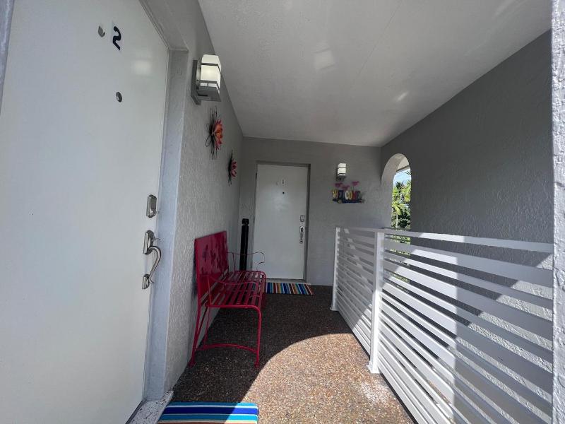 Stylish Studio Apartment by Miami Airport - image 6
