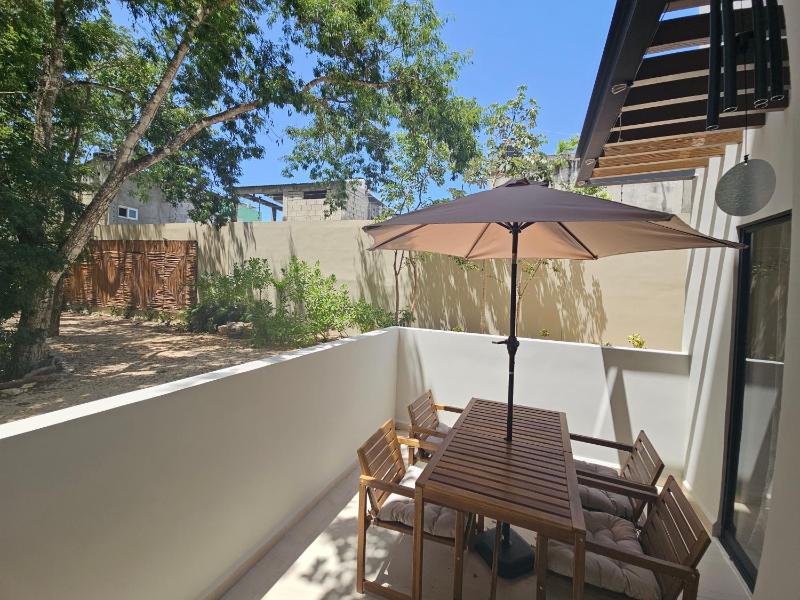3BR Oasis: Poolside Gym Near Beach & Xcaret - image 24