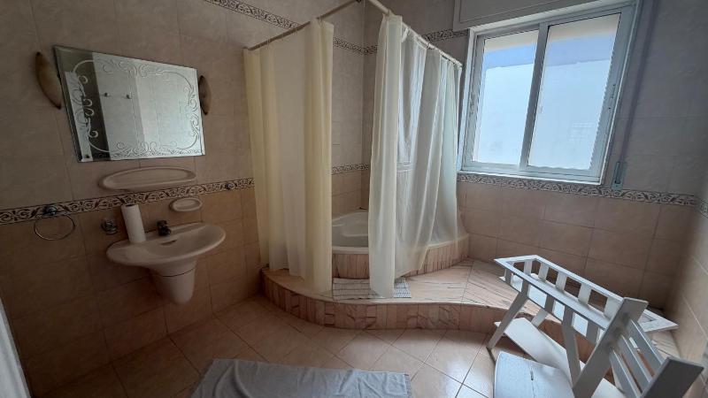 Spacious and elegant home in Abdoun Amman - image 9