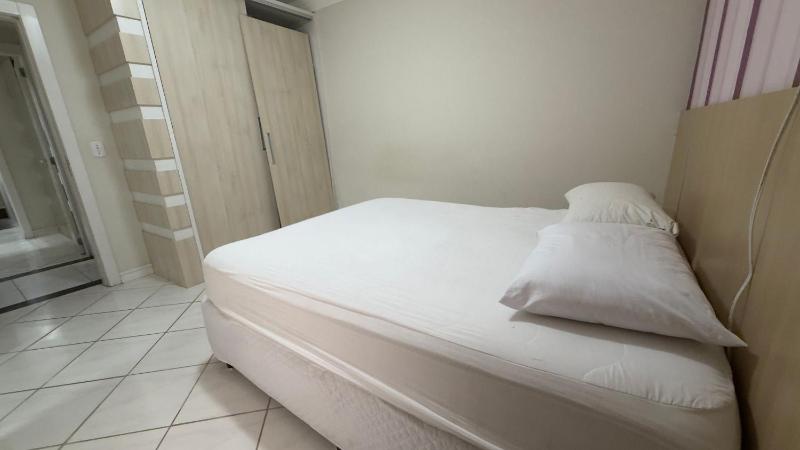 Spacious Apartment in a Beachfront Building - image 8