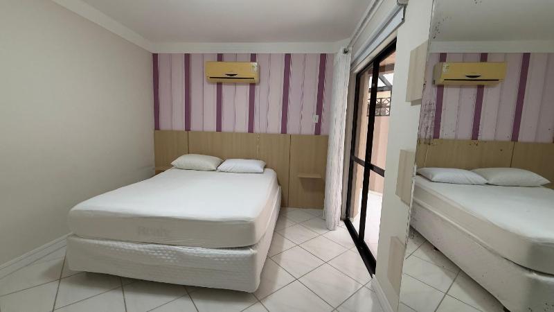 Spacious Apartment in a Beachfront Building - image 27