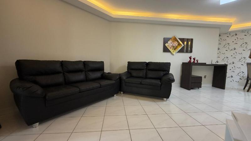 Spacious Apartment in a Beachfront Building - image 6