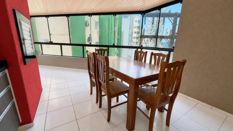 Spacious Apartment in a Beachfront Building - image 15