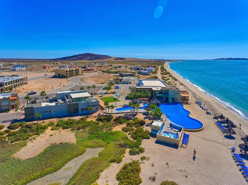 Beachfront Home Luxury Laguna Shores Resort - image 19
