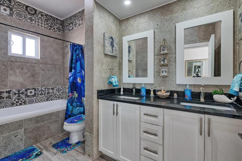 Beachfront Home Luxury Laguna Shores Resort - image 36