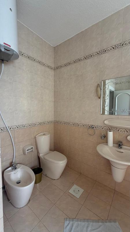 Spacious and elegant home in Abdoun Amman - image 9