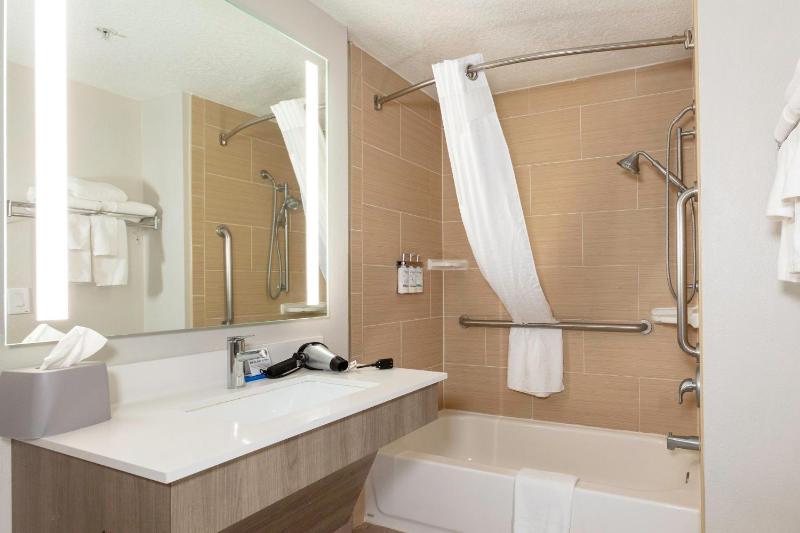 Holiday Inn Express & Suites Jacksonville Airport by IHG - image 49