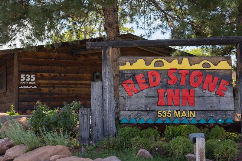 Red Stone Inn - image 33