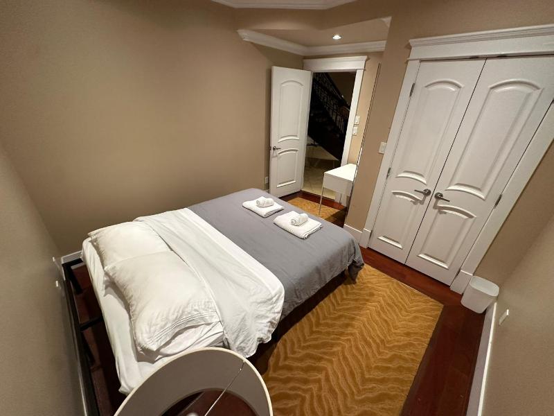 Room in Luxury Homestay Next to Mall and Skytrain - image 7