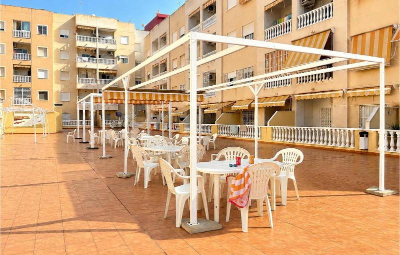 2 Bedroom Lovely Apartment In Torrevieja - image 10