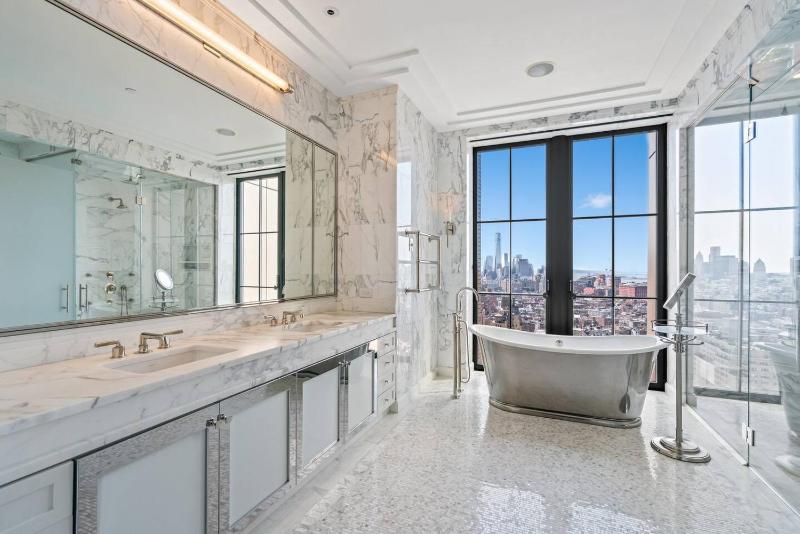 Penthouse Modern Spacious bedrooms - image 16