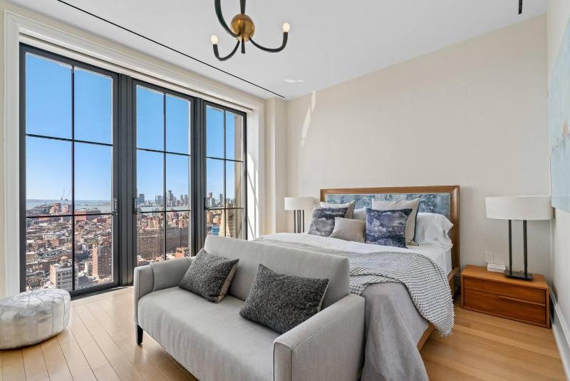 Penthouse Modern Spacious bedrooms - image 2