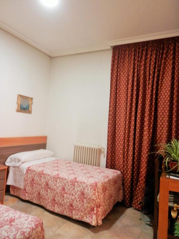 Double Room image 2