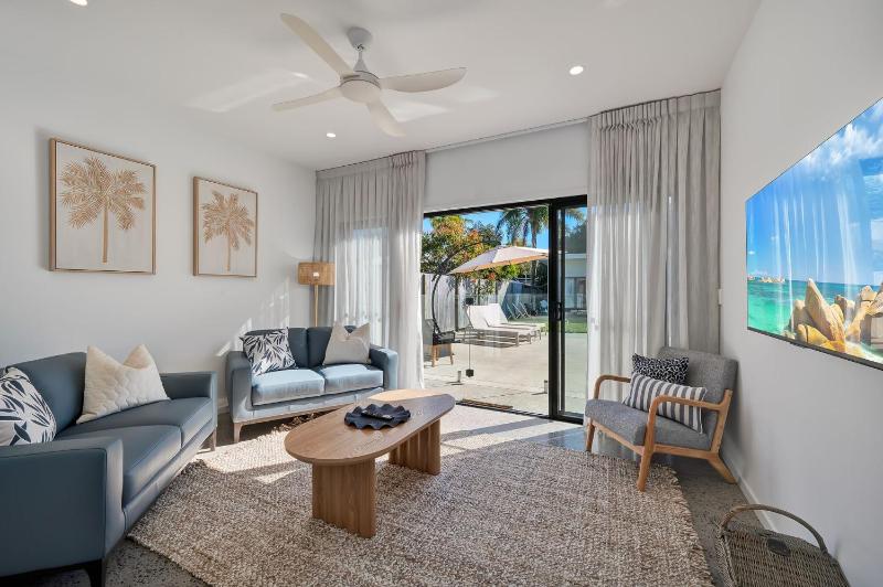 10 Landsborough Pde - image 6