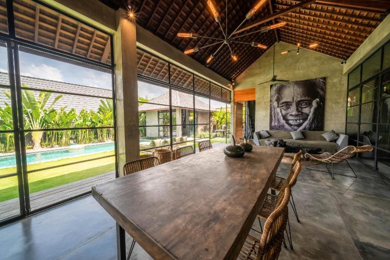 Wirtiga - Elegant 3bdr villa in the heart of Canggu! PROMO! - image 48
